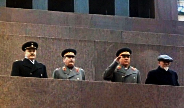 Сталин на Мавзолее